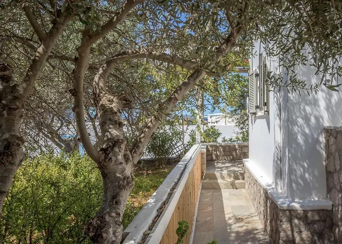 Happy Babi * Adamantas (Milos)